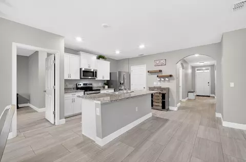 6109 NW Regent St, Port Saint Lucie, FL 34983