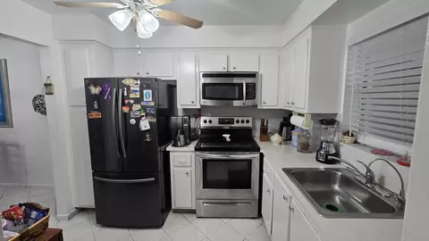 1200 Tallwood Ave #305, Hollywood, FL 33021