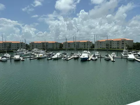 10 E Harbour Isle Dr E #302, Fort Pierce, FL 34949