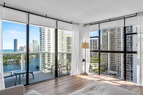 20515 E Country Club Dr #1848, Miami, FL 33180