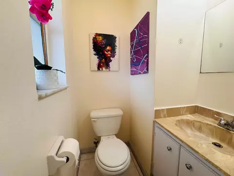 8025 S Colony Cir #203, Tamarac, FL 33321