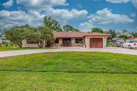 2165 SE Flanders Rd, Port Saint Lucie, FL 34952