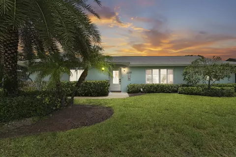 11249 Pine Valley Dr, Wellington, FL 33414