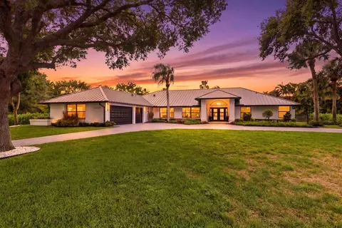 15555 De Havilland Ct, Wellington, FL 33414