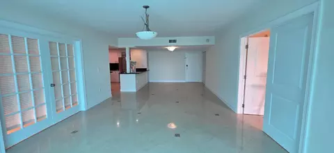 11111 Biscayne Blvd #4C, Miami, FL 33181