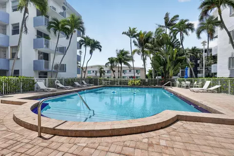 1801 S Treasure Dr #415, North Bay Village, FL 33141