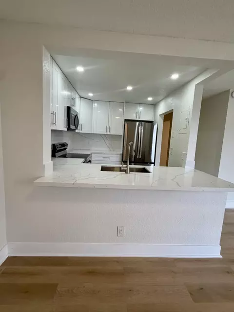7175 Orange Dr #118H, Davie, FL 33314