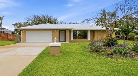 2402 SE Perugia St, Port Saint Lucie, FL 34952