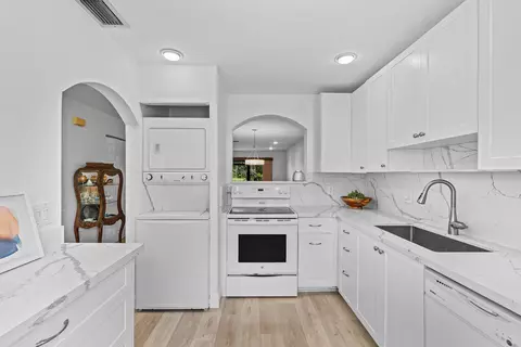 21506 Juego Cir #28E, Boca Raton, FL 33433