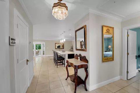 Entry Way - 1019 E Cypress Dr, Pompano Beach, FL 33069 photo 2 of 5