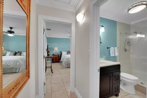 Entry Way - 1019 E Cypress Dr, Pompano Beach, FL 33069 photo 5 of 5