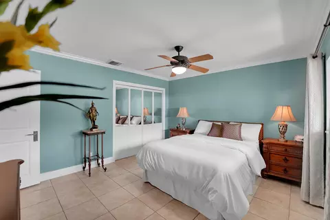 Bedroom - 1019 E Cypress Dr, Pompano Beach, FL 33069 photo 4 of 4