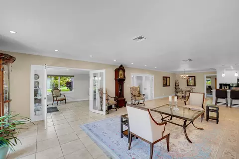 Living - 1019 E Cypress Dr, Pompano Beach, FL 33069 photo 4 of 4