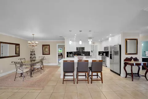 Dining - 1019 E Cypress Dr, Pompano Beach, FL 33069 photo 1 of 4