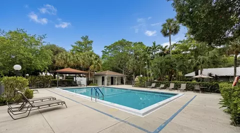 Exterior - 1019 E Cypress Dr, Pompano Beach, FL 33069 photo 8 of 9