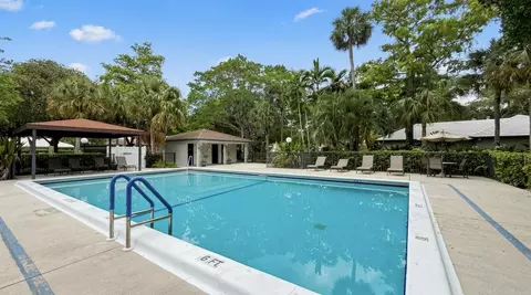 Exterior - 1019 E Cypress Dr, Pompano Beach, FL 33069 photo 7 of 9