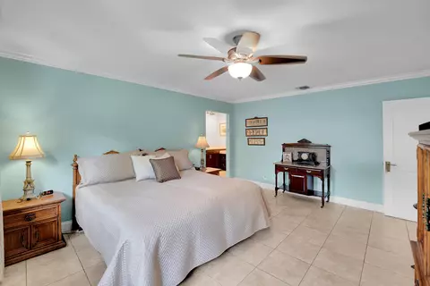 Bedroom - 1019 E Cypress Dr, Pompano Beach, FL 33069 photo 2 of 4