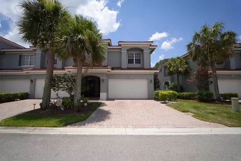 2202 SW Cape Cod Dr, Port Saint Lucie, FL 34953