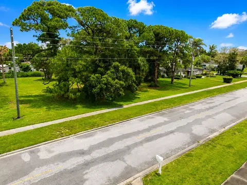 1006 Grandview Blvd, Fort Pierce, FL 34982