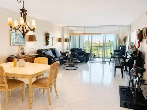 3300 N Palm Aire Dr #701, Pompano Beach, FL 33069