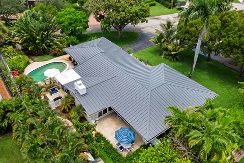 3240 Lakeview Dr, Pompano Beach, FL 33062