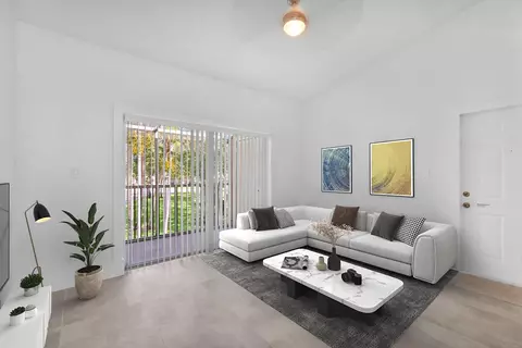 671 Cypress Lake Blvd #L21, Pompano Beach, FL 33064