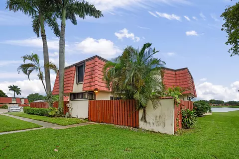 3665 Victoria Dr, West Palm Beach, FL 33406