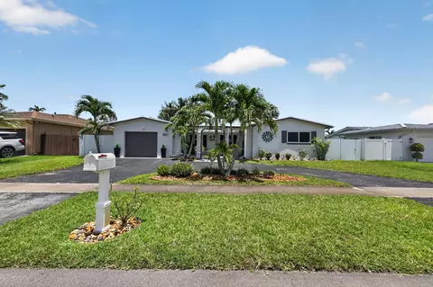 311 NW 93rd Ter, Pembroke Pines, FL 33024