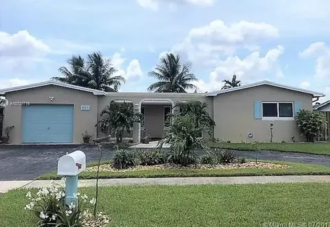 311 NW 93rd Ter, Pembroke Pines, FL 33024