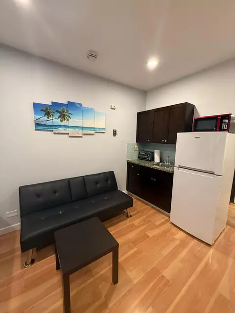 26 Diplomat Pkwy #2223, Hallandale Beach, FL 33009