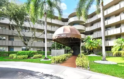 900 Colony Point Cir #121, Pembroke Pines, FL 33026