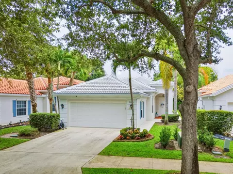 2036 Valencia Dr, Delray Beach, FL 33445