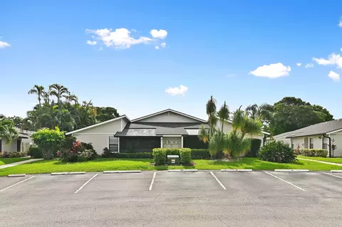 4383 Willow Pond Cir, West Palm Beach, FL 33417