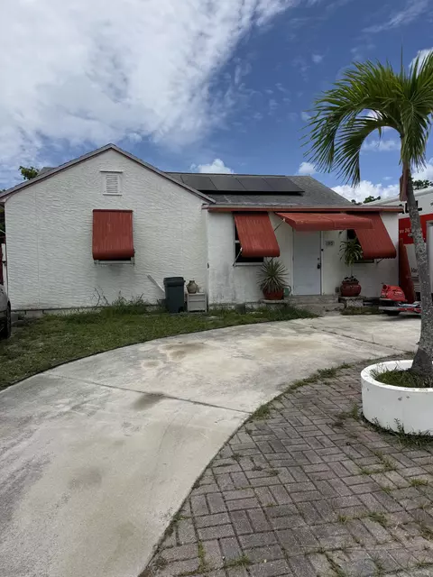 915 N E St, Lake Worth Beach, FL 33460