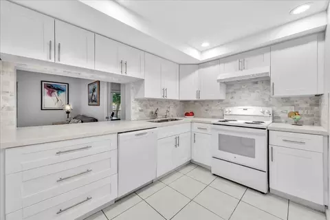 3909 N Ocean Blvd #113, Fort Lauderdale, FL 33308