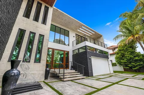 3462 NE 171st St, North Miami Beach, FL 33160