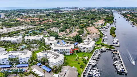 712 Bay Colony Dr S, Juno Beach, FL 33408