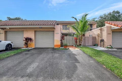 20606 NE 7th Ct, Miami, FL 33179