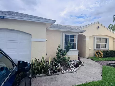 11747 NW 12th St, Pembroke Pines, FL 33026