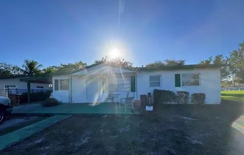 1041 SW 4th Ter, Deerfield Beach, FL 33441