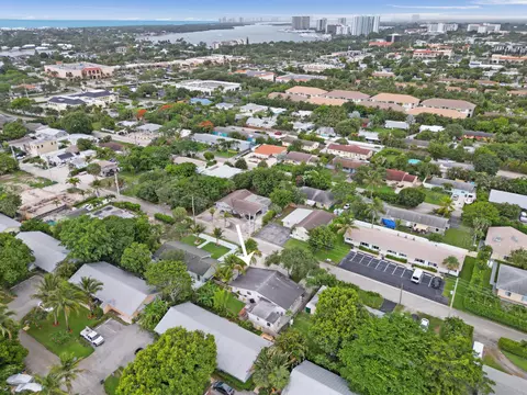 1947 Holman Dr, North Palm Beach, FL 33408