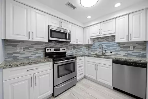 9 NE 19th Ct #C110, Wilton Manors, FL 33305