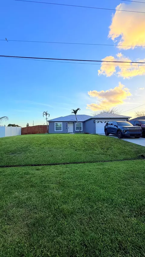 2456 SW Monterrey Ln, Port Saint Lucie, FL 34953