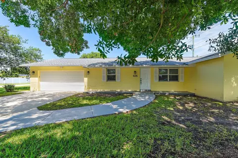 678 Riverside Dr, Palm Beach Gardens, FL 33410