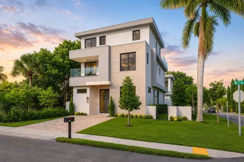 301 NE 7th Ave, Delray Beach, FL 33483