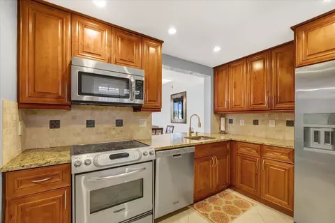 5190 Las Verdes Cir #108, Delray Beach, FL 33484