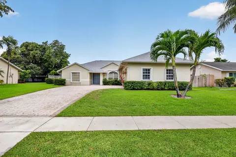 1163 Essex Dr, Wellington, FL 33414