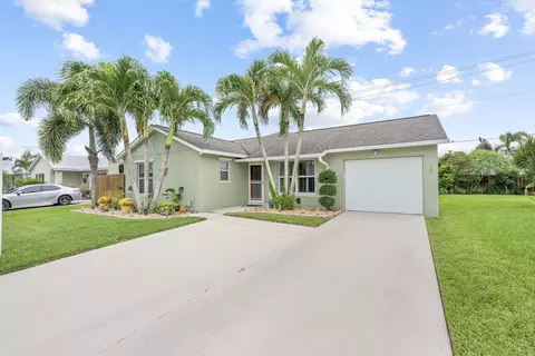 Exterior - 128 Banyan Cir, Jupiter, FL 33458 photo 10 of 12