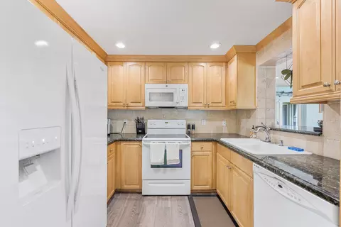 Kitchen - 128 Banyan Cir, Jupiter, FL 33458 photo 1 of 3