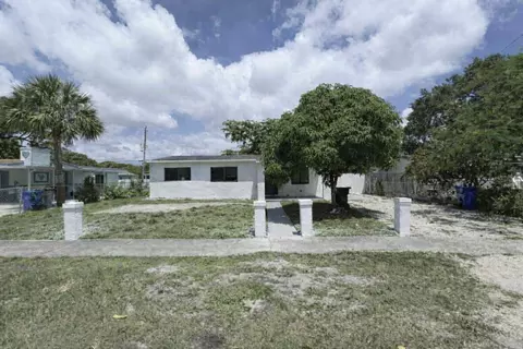 235 SW 21st Way, Fort Lauderdale, FL 33312